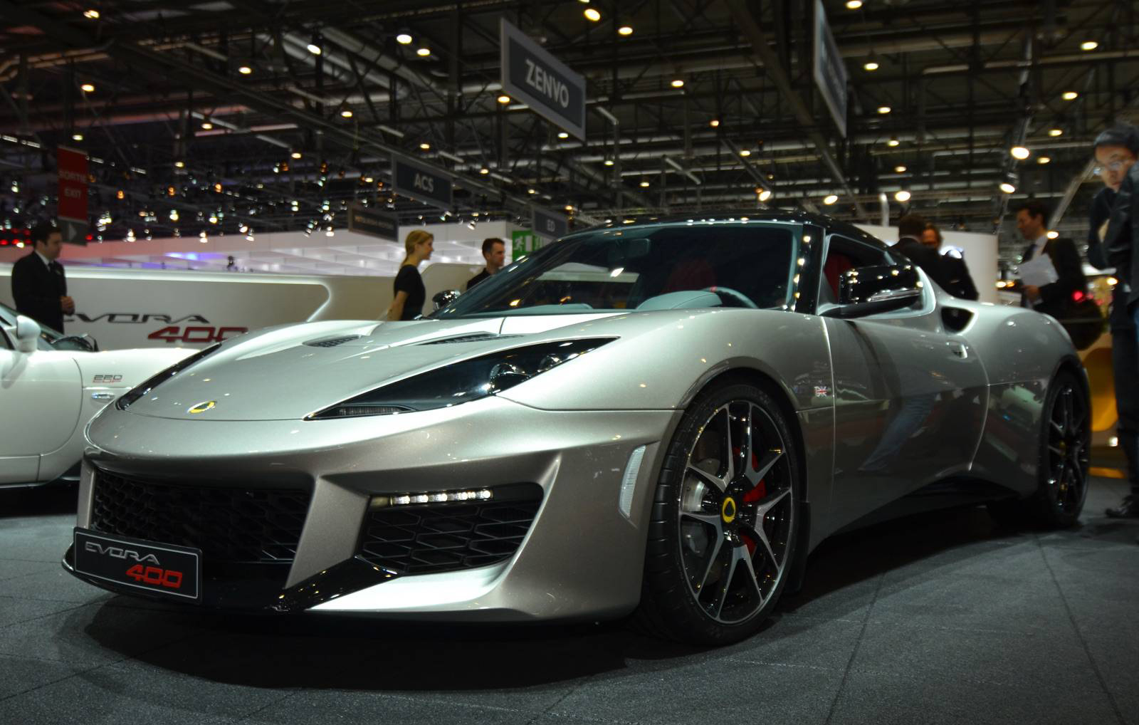 Lotus планирует построить Evora 400 и 4-Eleven